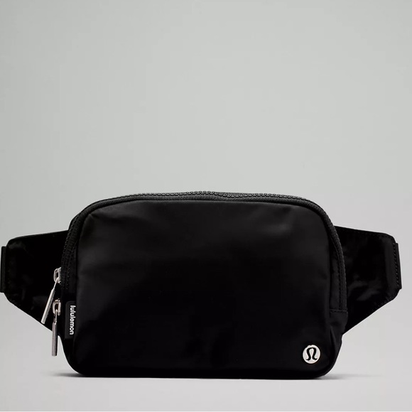 Everywhere lululemon belt bag 1L. NWT black. - Picture 5 of 8